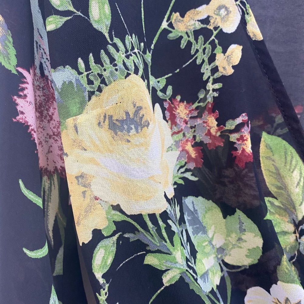 Forever 21 Floral Cropped Blouse - Picture 6 of 9
